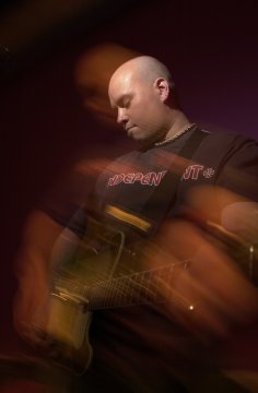 Evan Marshall - lead vocals / rhythm guitars